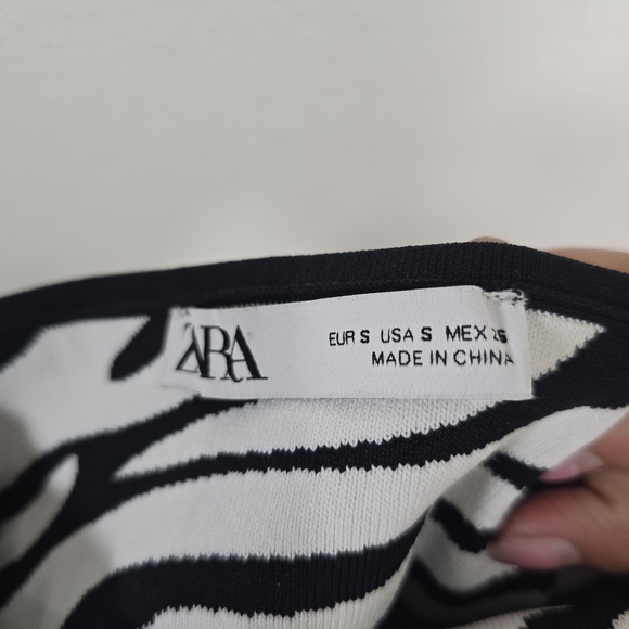 Zara Jacquard Animal Print‎ Zebra Midi Open Back Stretch Knit Dress Size Small - Picture 12 of 13